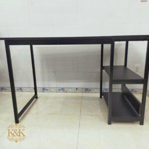 z3769288150127_1bed1680ec474fea7e4321f1605ac0f6 Bàn 2 Kệ 03