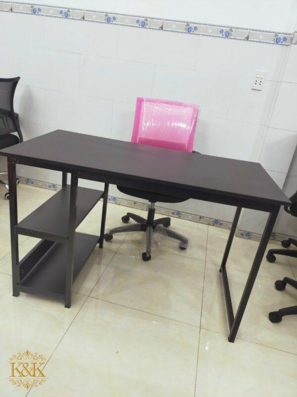 z3769288150418_cae7a49549a821e95fe8a14010540f50 Bàn 2 Kệ 03